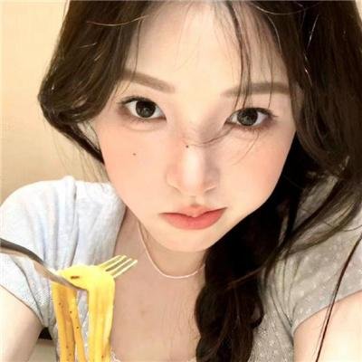 她来自台北 海报